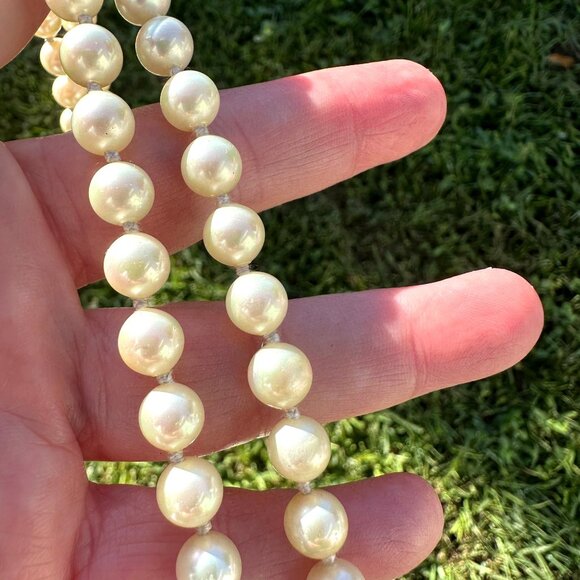 Vintage 28 Inch Faux Pearl Necklace - Picture 4 of 10